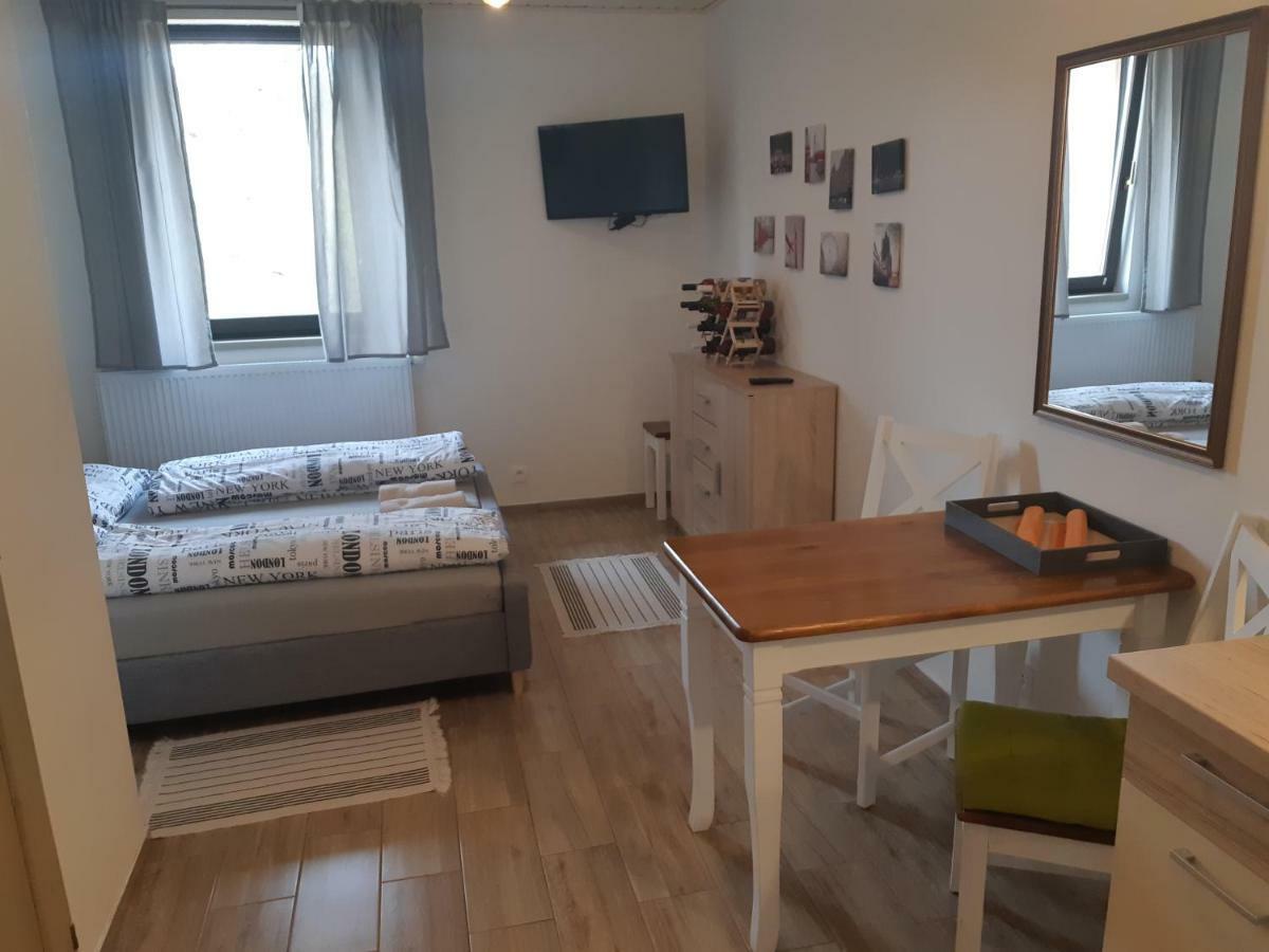 Pod Horou Apartment Stiavnicke Bane Exterior foto